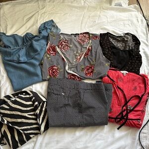🚨🔔BUNDLE WOMENS TOP (S and XS) and TF dress pants